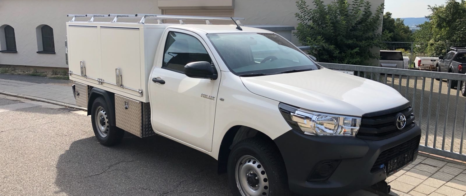 Gewerbefahrzeug Toyota Hilux Festaufbau