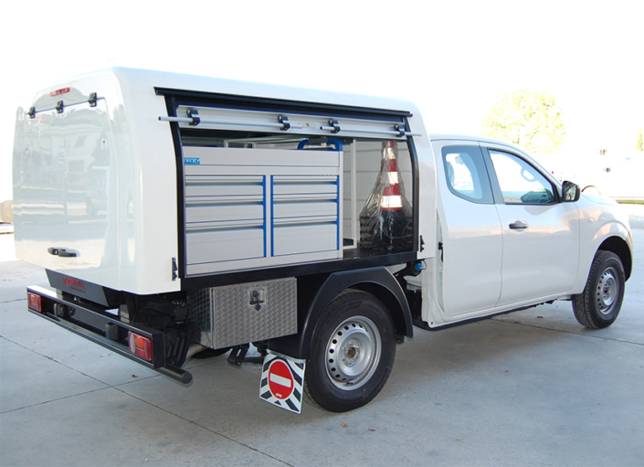 Nissan Navara Fahrzeugeinrichtung